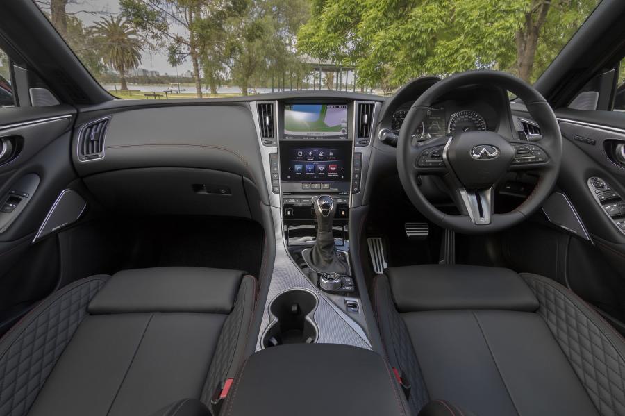 Торпедо Infiniti Q50S Red Sport (V37) 2017 года  (AU) (фото 3 из 27)
